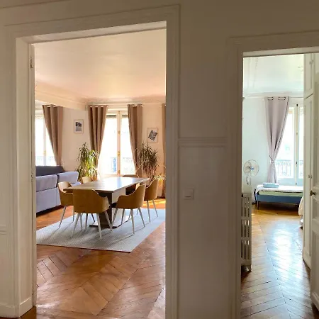 Marvellous Sunbathed 3br At The Heart Of Apartment *
