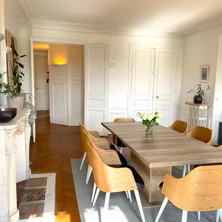 Marvellous Sunbathed 3br At The Heart Of شقة