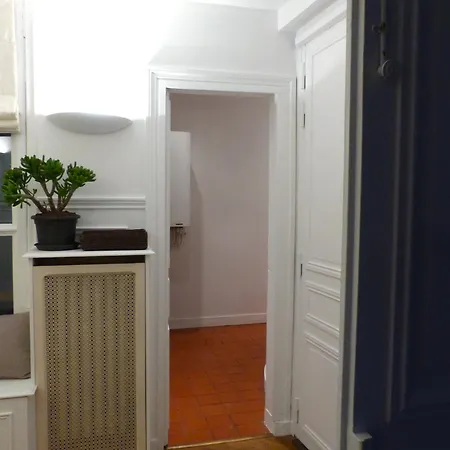 Apartment Marvellous Sunbathed 3br At The Heart Of