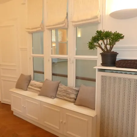 Apartment Marvellous Sunbathed 3br At The Heart Of Paris