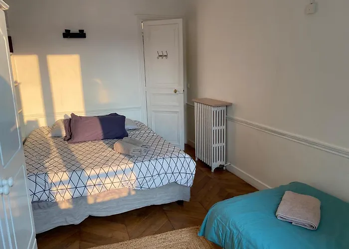 Апартаменты Marvellous Sunbathed 3br At The Heart Of *
