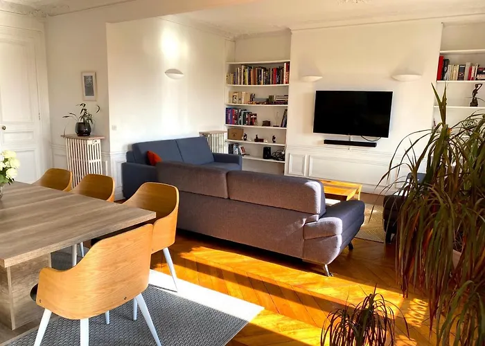 Marvellous Sunbathed 3br At The Heart Of