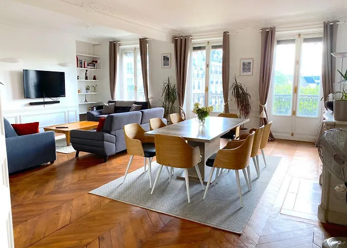 Marvellous Sunbathed 3br At The Heart Of Апартаменты Париж